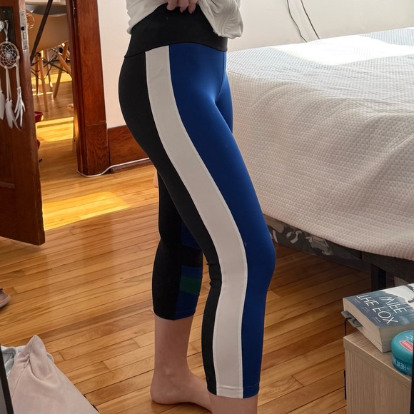 Reebok Women Royal Blue White and Black 3/4 Leggings for Training Gym Stretchy - Picture 2 of 10